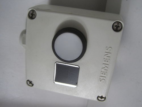 Siemens 3SB3801 mit Leuchtdrucktaster weiss